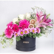 Bouquet de Rosas, Gerberas y Margaritas en caja
