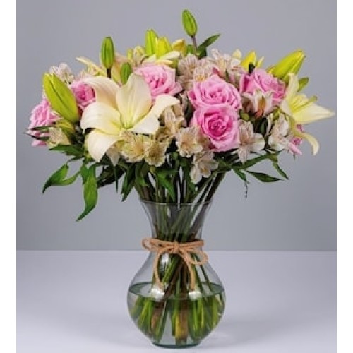 Arrangement Lily, Pink Rose and Astromelia
