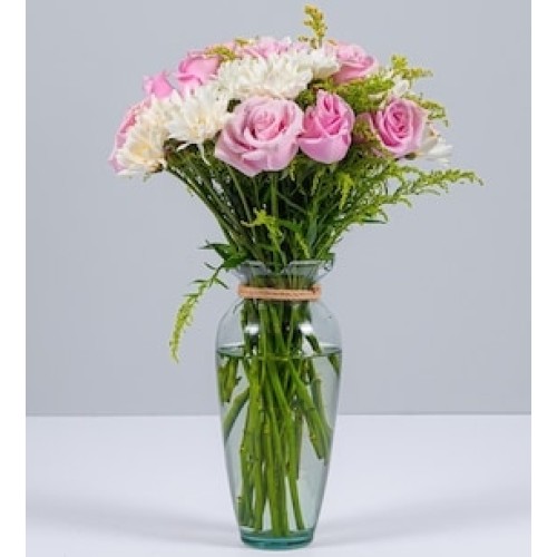 12 Pink Roses and White Daisies