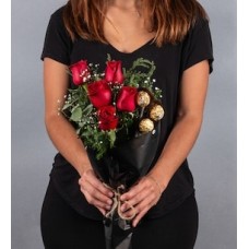 Bouquet Roses and Ferrero