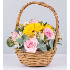 Basket Jr Pink Roses And Yellow Gerbera