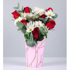 Deco Box Daisies And Red Roses