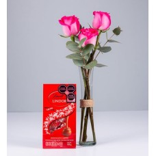 3 Fucsia Roses And Lindt
