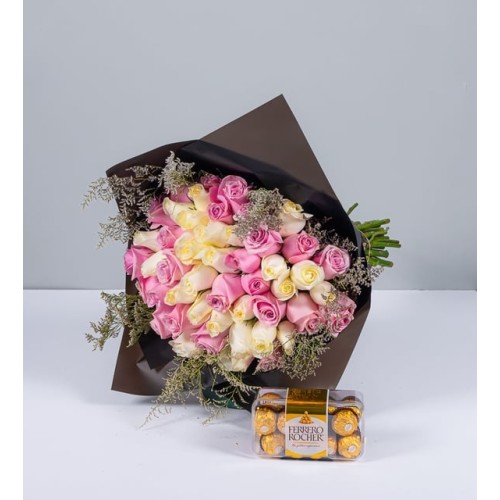 Bouquet Of White And Pink Roses With 16 Ferrero