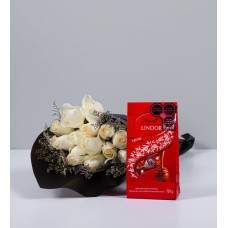 Bouquet 12 White Roses And Lindt