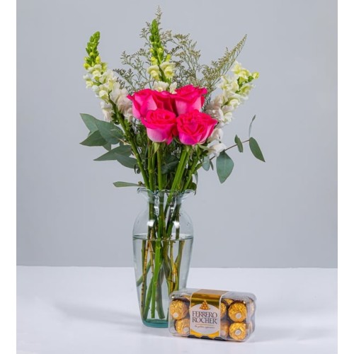 Pink Roses With White Perritos And Ferrero 16