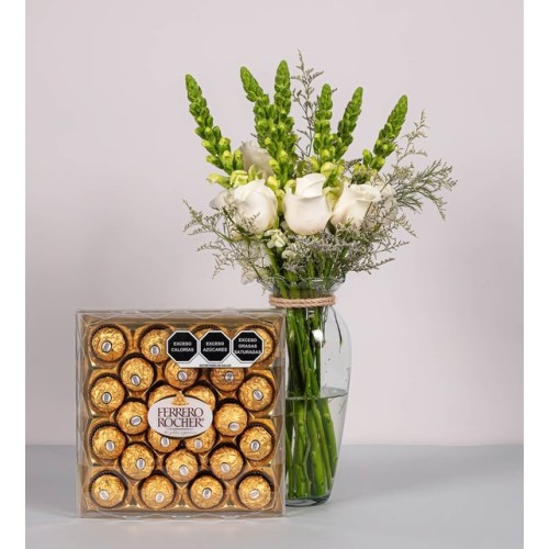 Roses, Perritos And Limonium With Ferrero 24