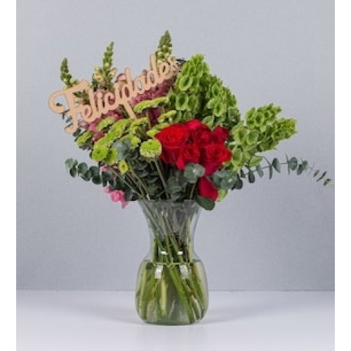 Arrangement of Roses and Dogs with Pick Congratulations