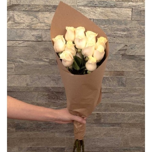 12 White Roses