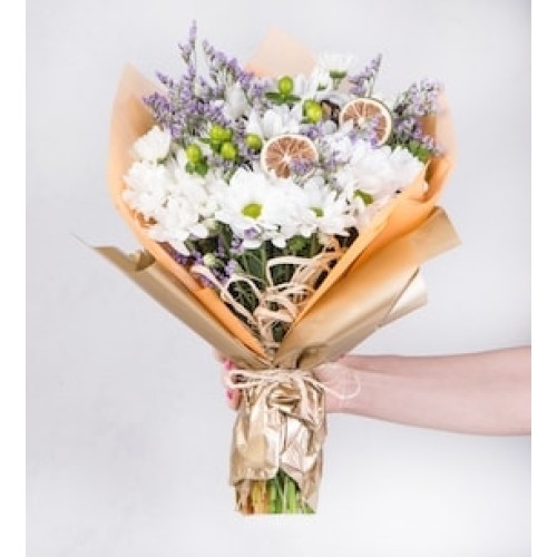 Bouquet of Daisies with Decorations