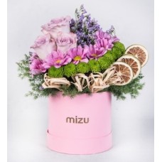 Lilac Roses, Daisies and Yoko with Limonium