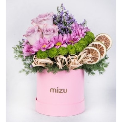 Lilac Roses, Daisies and Yoko with Limonium
