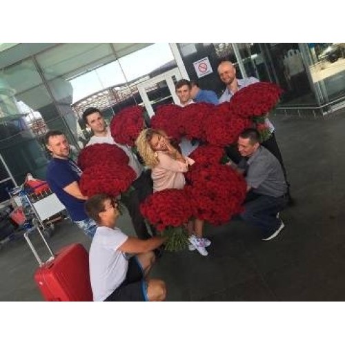 Surprise with 1001 Luxury Roses