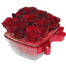 9 Red Roses In Vase