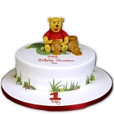 Winnie The Pooh On The Cake (15 persons / diameter 25 cm)
