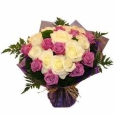 25 White And Pink Roses