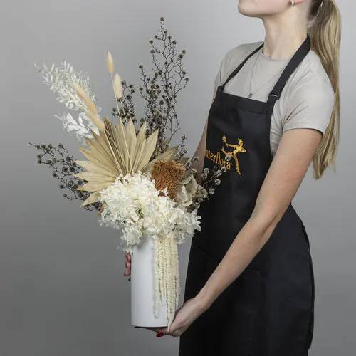 Neutral Dried Flower Arrangement