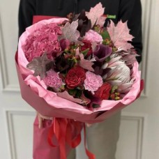 Autumn bouquet of flowers 