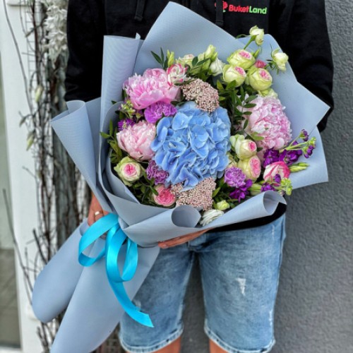 Bouquet of flowers 