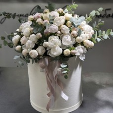 101 white peonies in a box