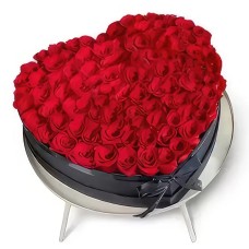 Fresh Cut Red Roses Heart Bunch