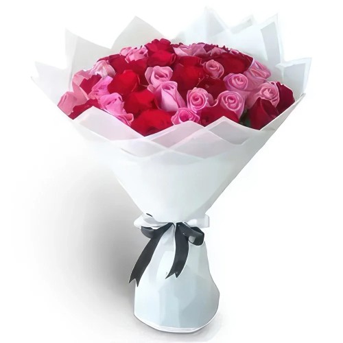 Express Love with Red and Pink Roses Bouquet