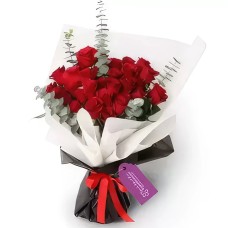 Mesmerizing Red Roses Bouquet
