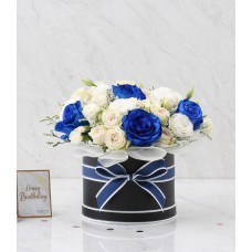 Cozy in Pure Roses Gift Box