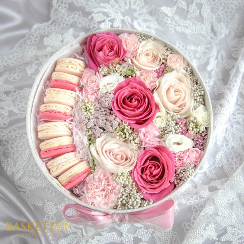 Macarons With Sweet Love Flowers