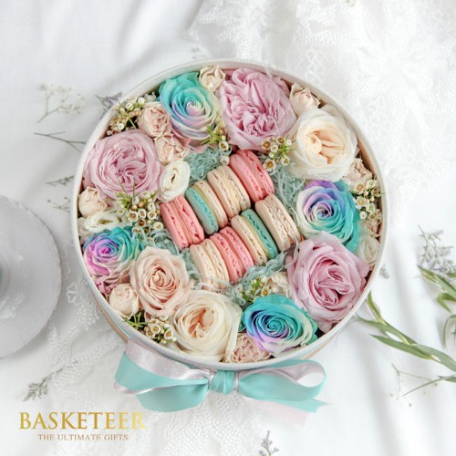 Macarons With Bright Marshmallow Roses