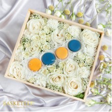 Macarons With White Roses Gift Set