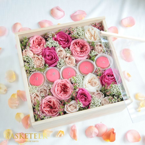 Macarons With Sweet Love Flowers