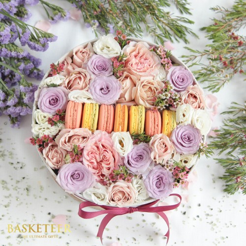 Macarons With Stunning Blooms
