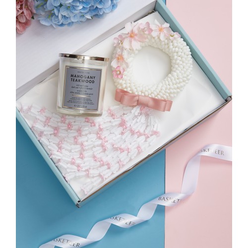 Artificial Garland And Aroma Candles Gift Box