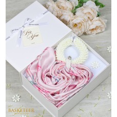 Artificial Garland and Scarf gifts box