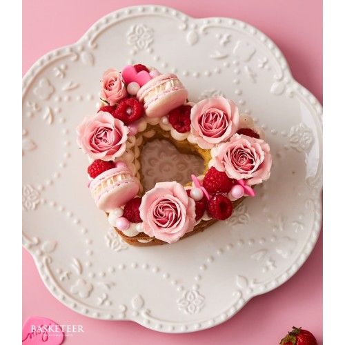 Delicious Vanilla Heart Cake