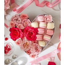 Pink Roses & Sweet Macarons