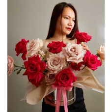 Romantic Sweet Pink Roses Gift Box