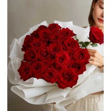 Explorer Red Roses Bouquet (Medium(15 Stem of Maine Roses))
