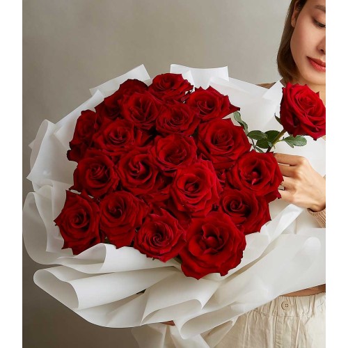 Explorer Red Roses Bouquet (Medium(15 Stem of Maine Roses))