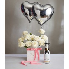 Snowy Love Balloon Bouquet