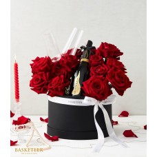 Wine & Red Roses Gift
