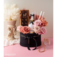 Luxury Wine and Toffee Roses Box