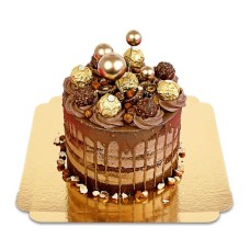 cake with Rocher® pralines