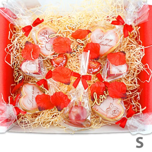 Valentine's Day Gift Box - Red (Size M)