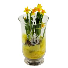 Send Easter flowers in a vase as a flower delivery