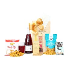 Grape Juice Hamper And Nibbles