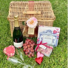 The Ultimate Romantic Picnic Basket