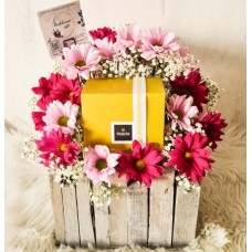 Pink Flowers & Chocolate Combo