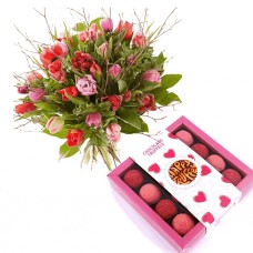 Love Edition 16 Chocolate Truffles with Tulips